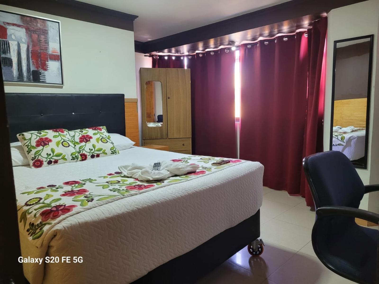 Hostal America Otel Calama Dış mekan fotoğraf