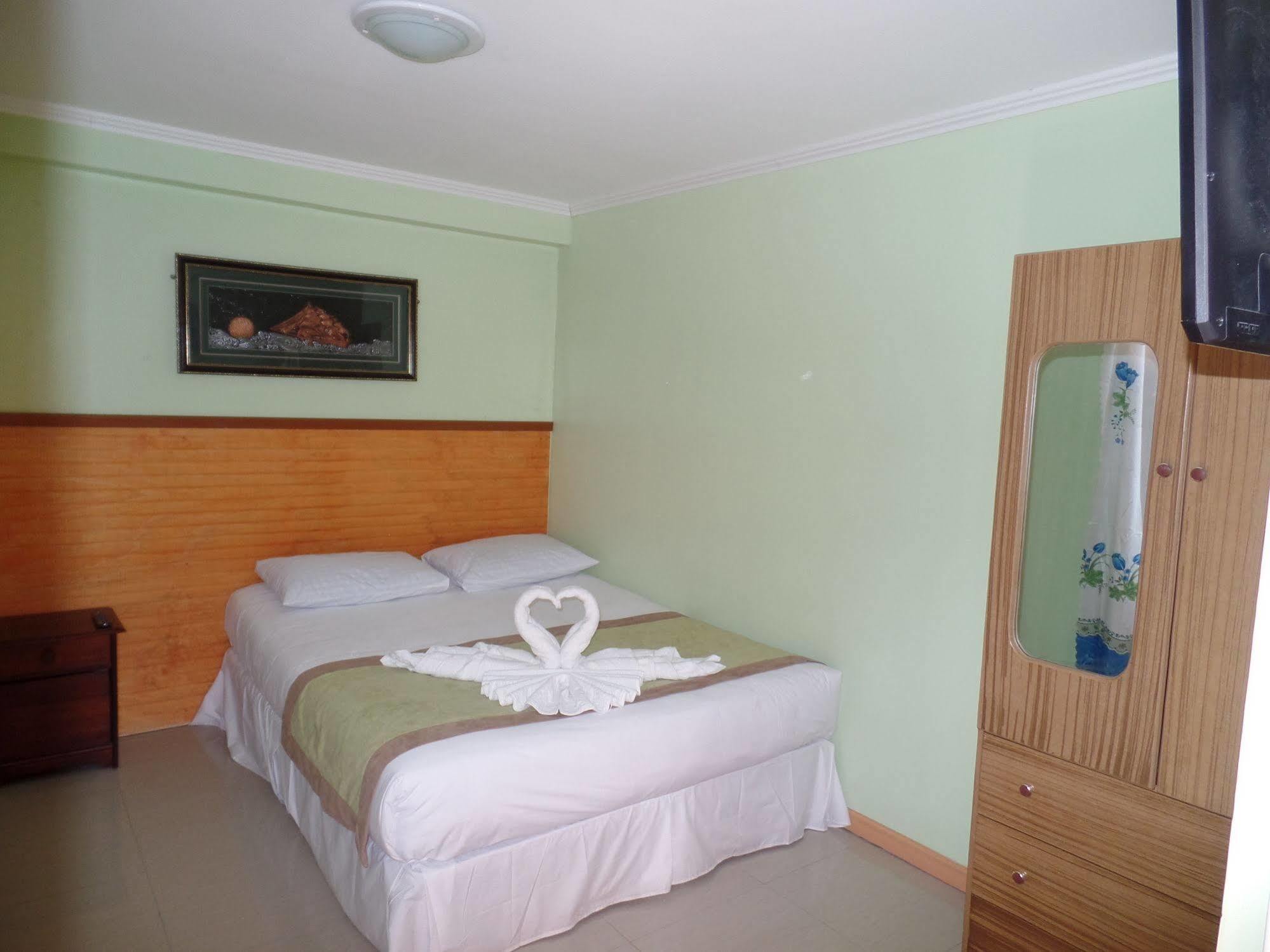 Hostal America Otel Calama Dış mekan fotoğraf